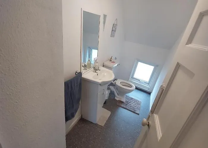 Keeles Townhouse Birr