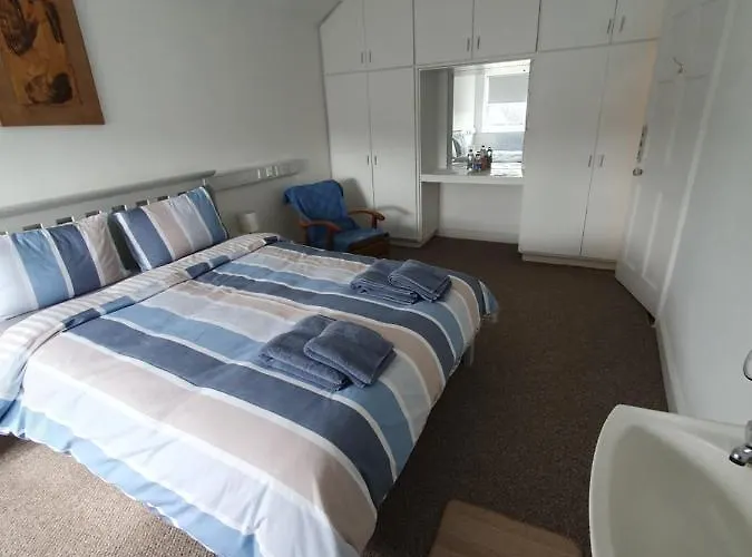 Keeles Townhouse * Birr